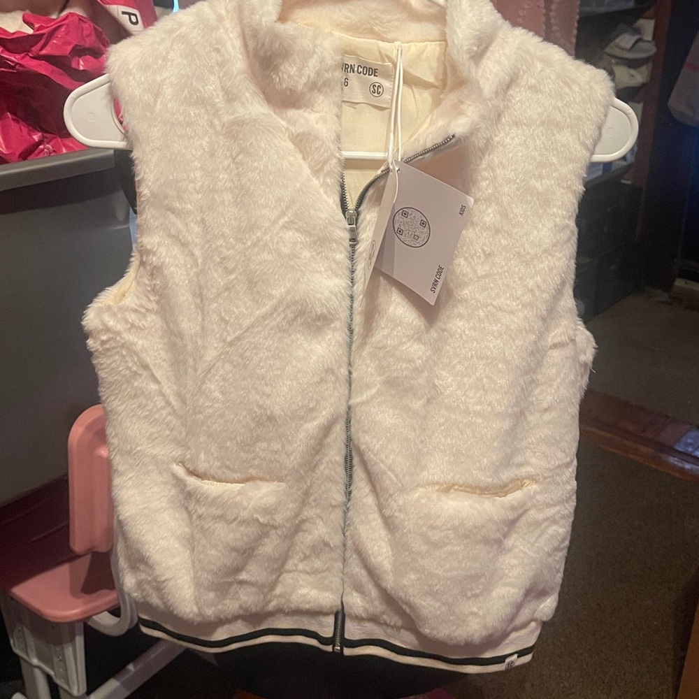 NWT Sovereign Code Girls' Hermine Faux Fur Vest Off White